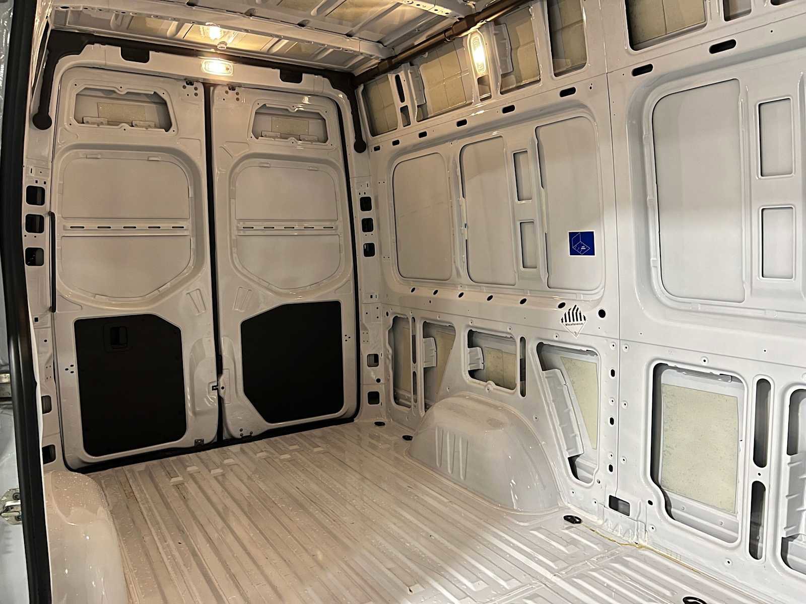 Used 2025 Mercedes-Benz Sprinter 2500 image 14