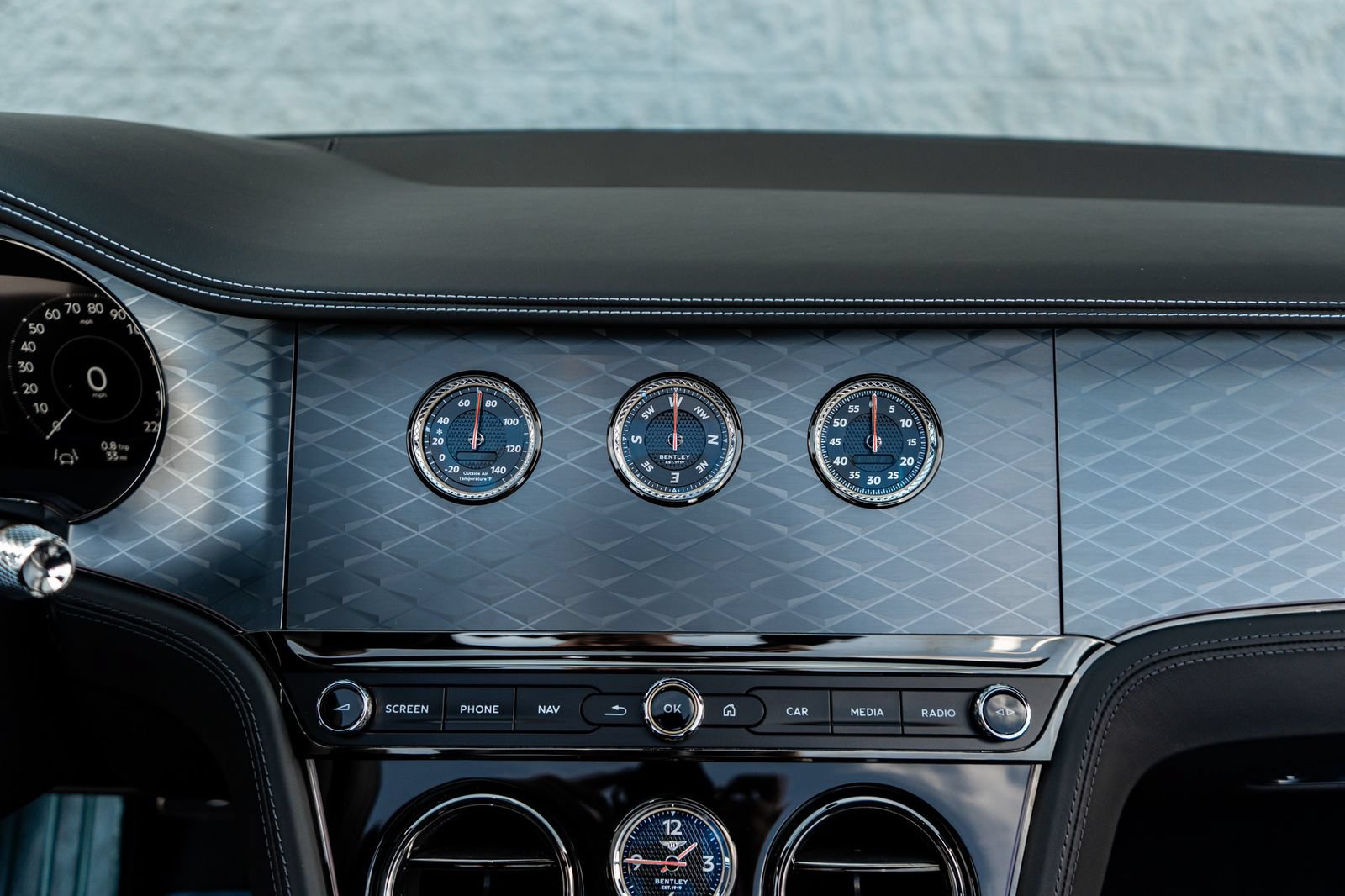Certified 2026 Bentley Continental GTC AWD/4WD image 33