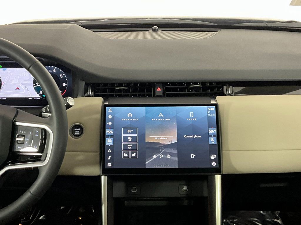 Used 2025 Land Rover Discovery Sport S image 12