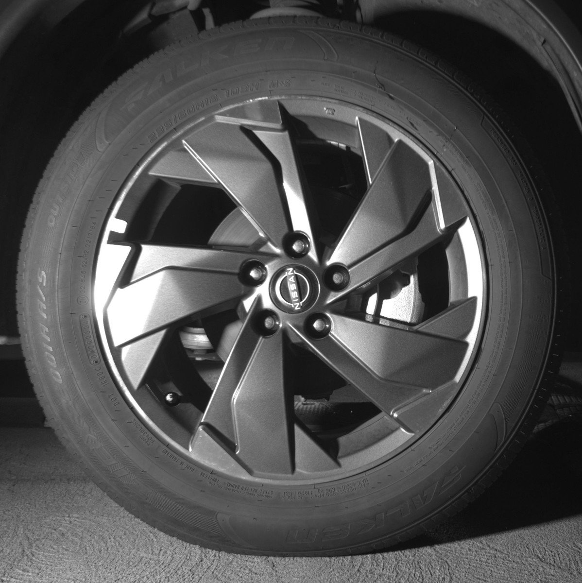 Used 2025 Nissan Rogue SV FWD image 13