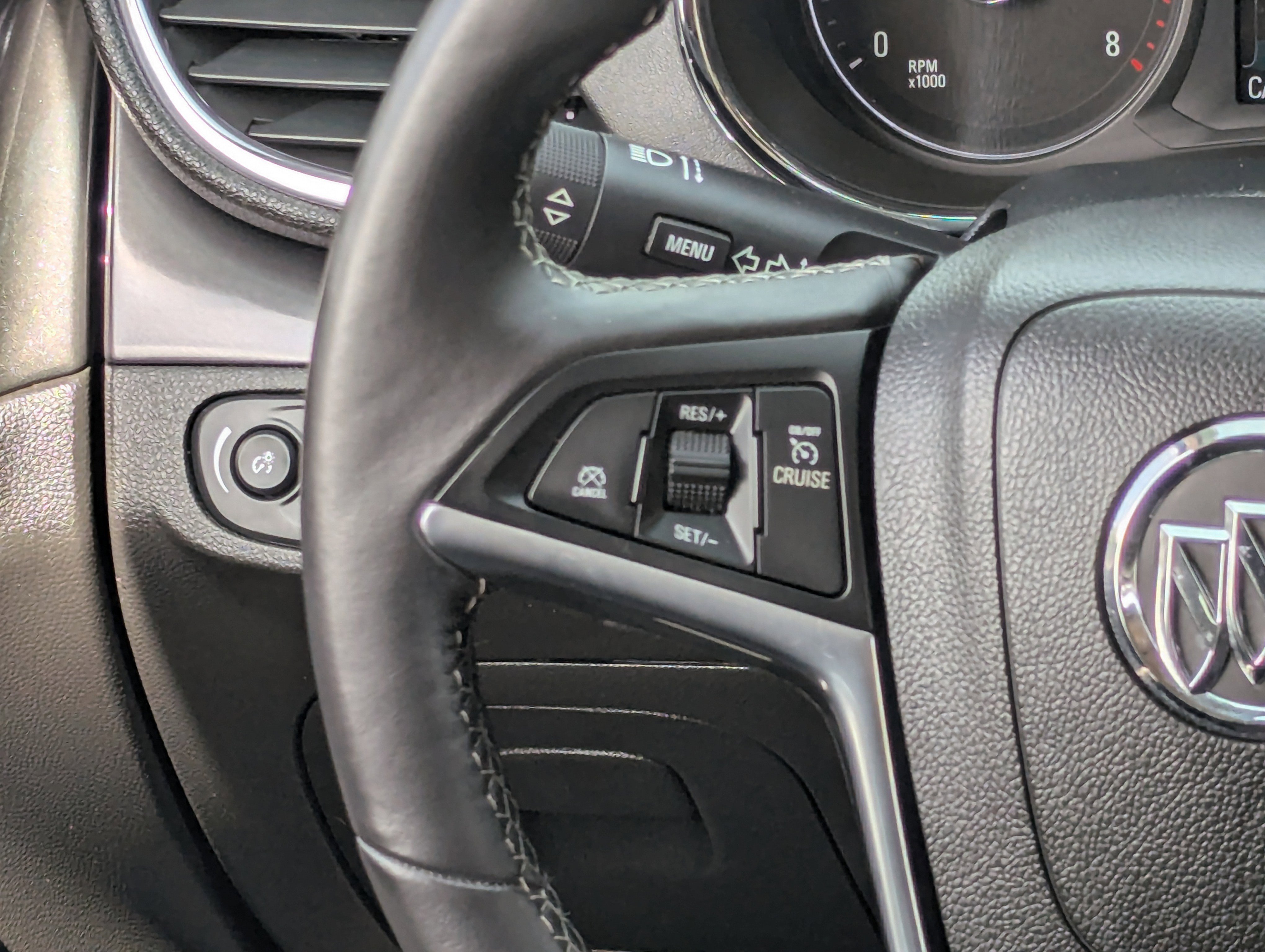 Used 2018 Buick Encore Preferred image 17