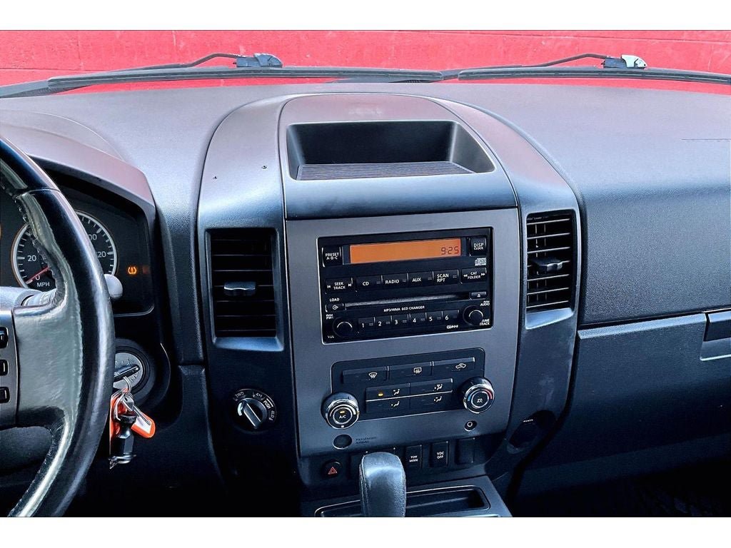 Used 2010 Nissan Titan SE w/ SE Value Truck Pkg AWD/4WD image 7
