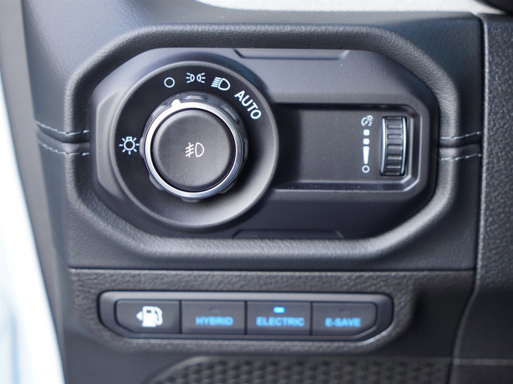Used 2024 Jeep Wrangler Unlimited Sahara image 34