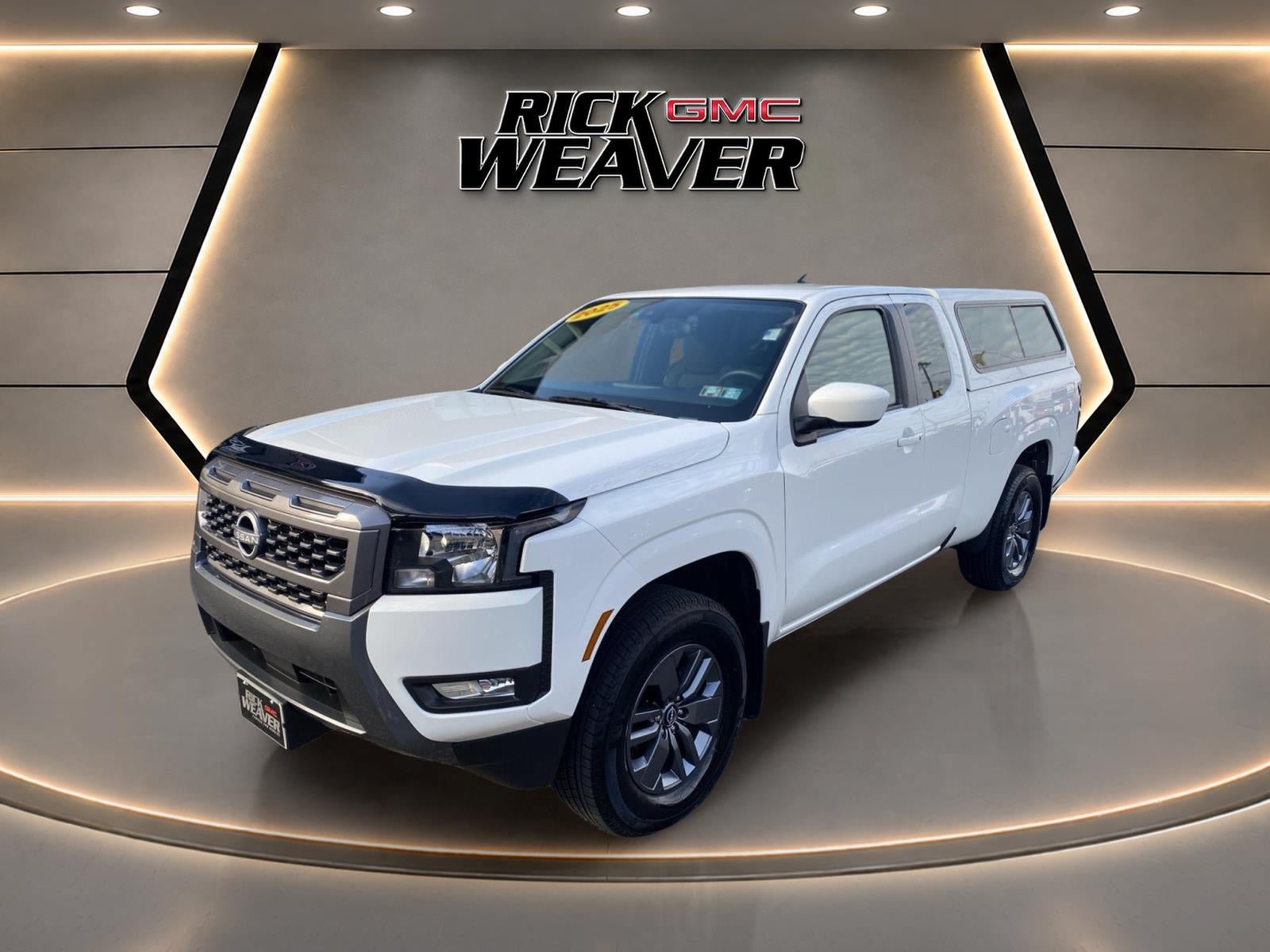 Used 2025 Nissan Frontier SV w/ SV Convenience Package AWD/4WD image 2