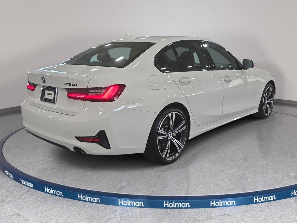 Certified 2022 BMW 330i Sedan image 5