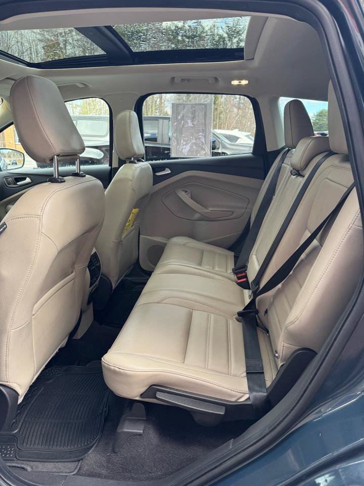Used 2019 Ford Escape Titanium AWD/4WD image 16