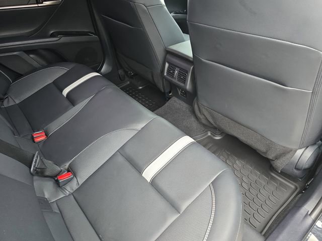 Used 2025 Toyota Camry SE w/ Convenience Package image 11