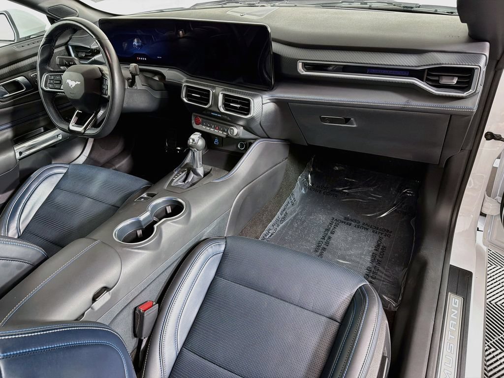 Used 2025 Ford Mustang GT Premium RWD image 28