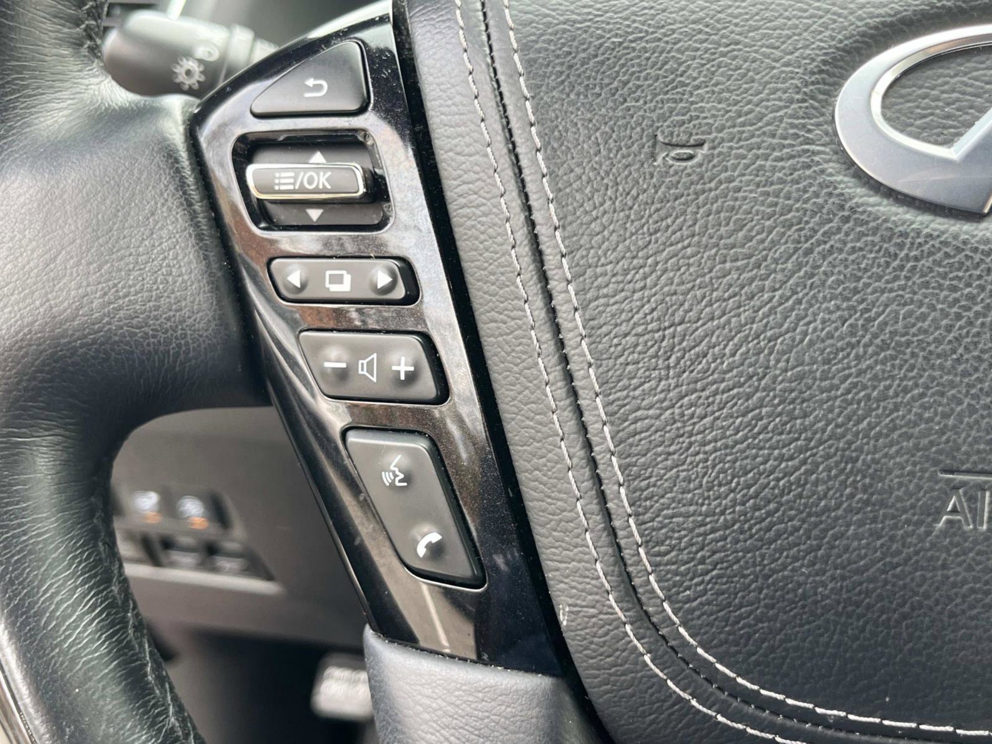 Used 2021 INFINITI QX80 Sensory w/ All-Season Package image 26