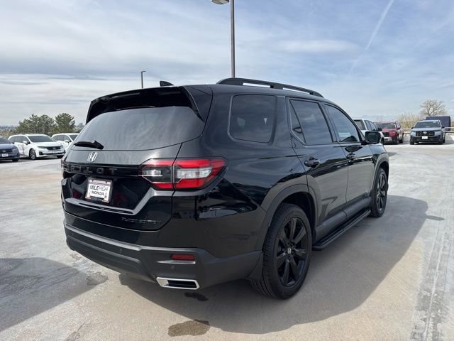 Certified 2025 Honda Pilot Black Edition image 8
