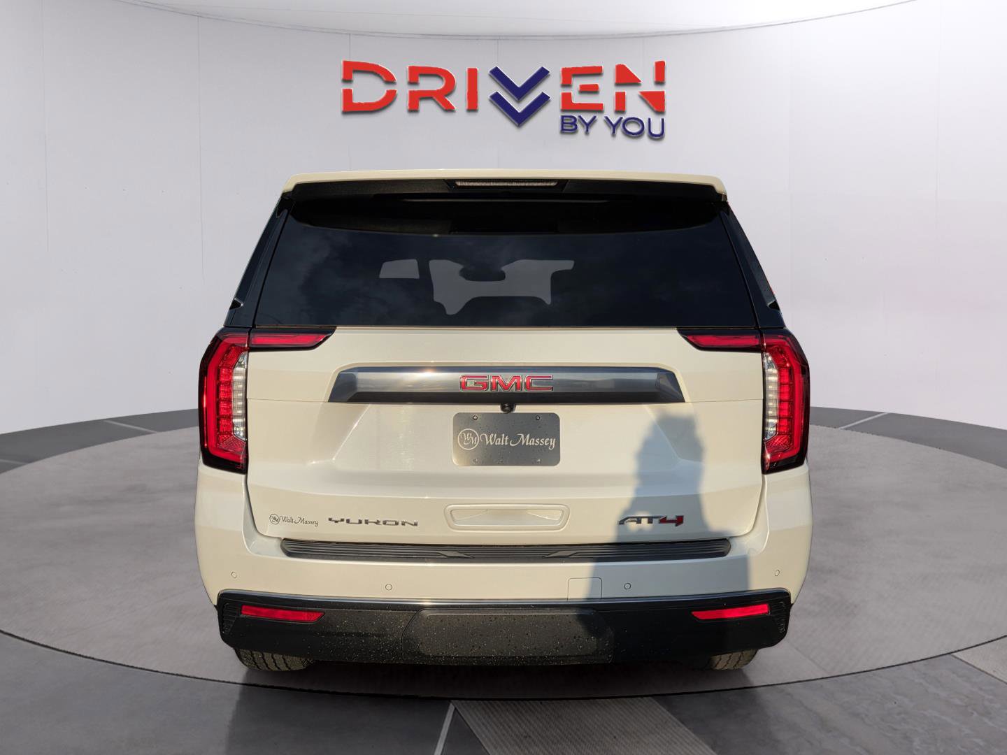 Used 2024 GMC Yukon AT4 w/ AT4 Premium Plus Package AWD/4WD image 4