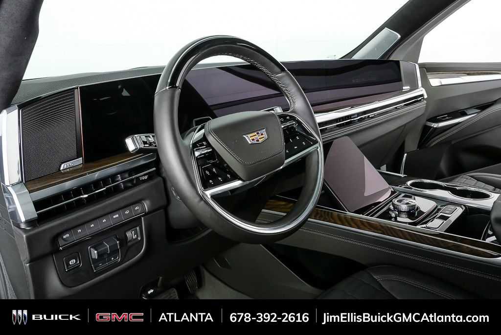 Used 2025 Cadillac Escalade ESV Sport Platinum image 4