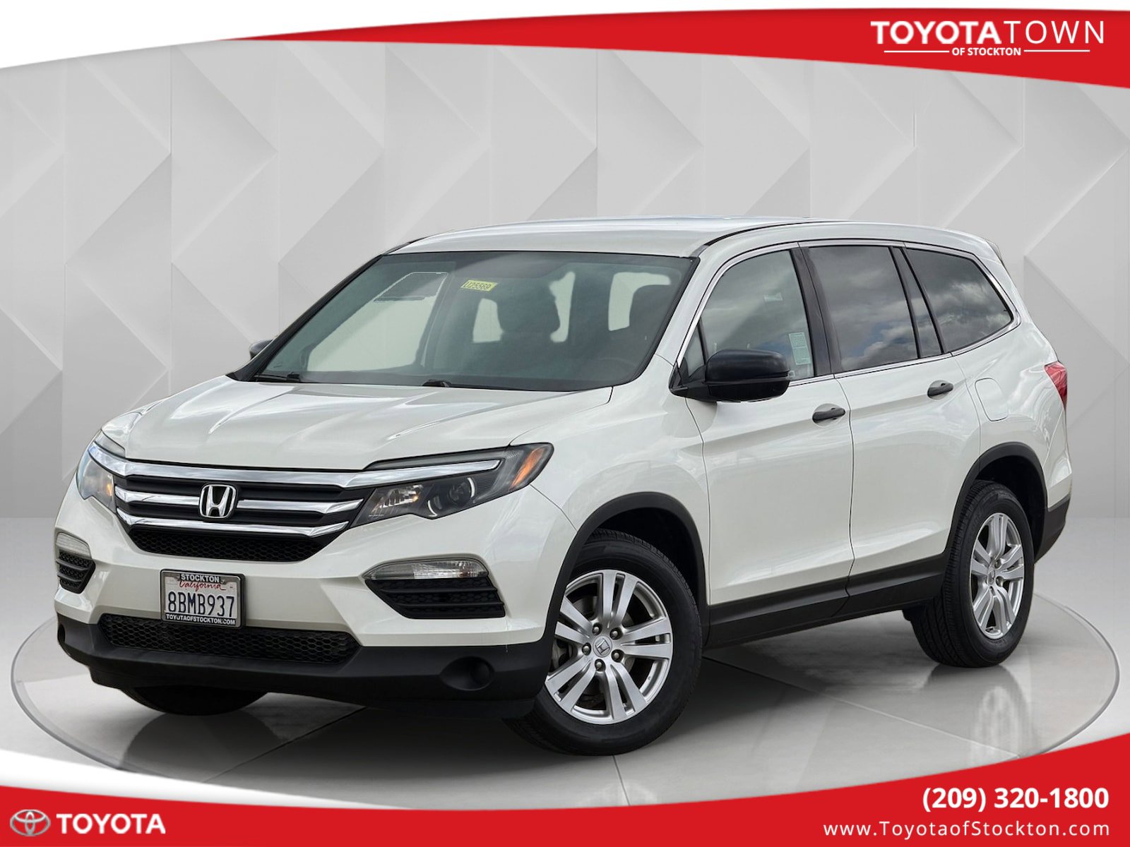 Used 2017 Honda Pilot LX image 1