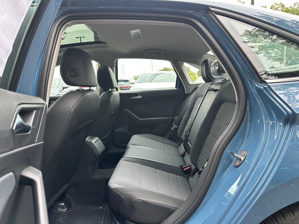 New 2027 Volkswagen Jetta SE FWD image 18