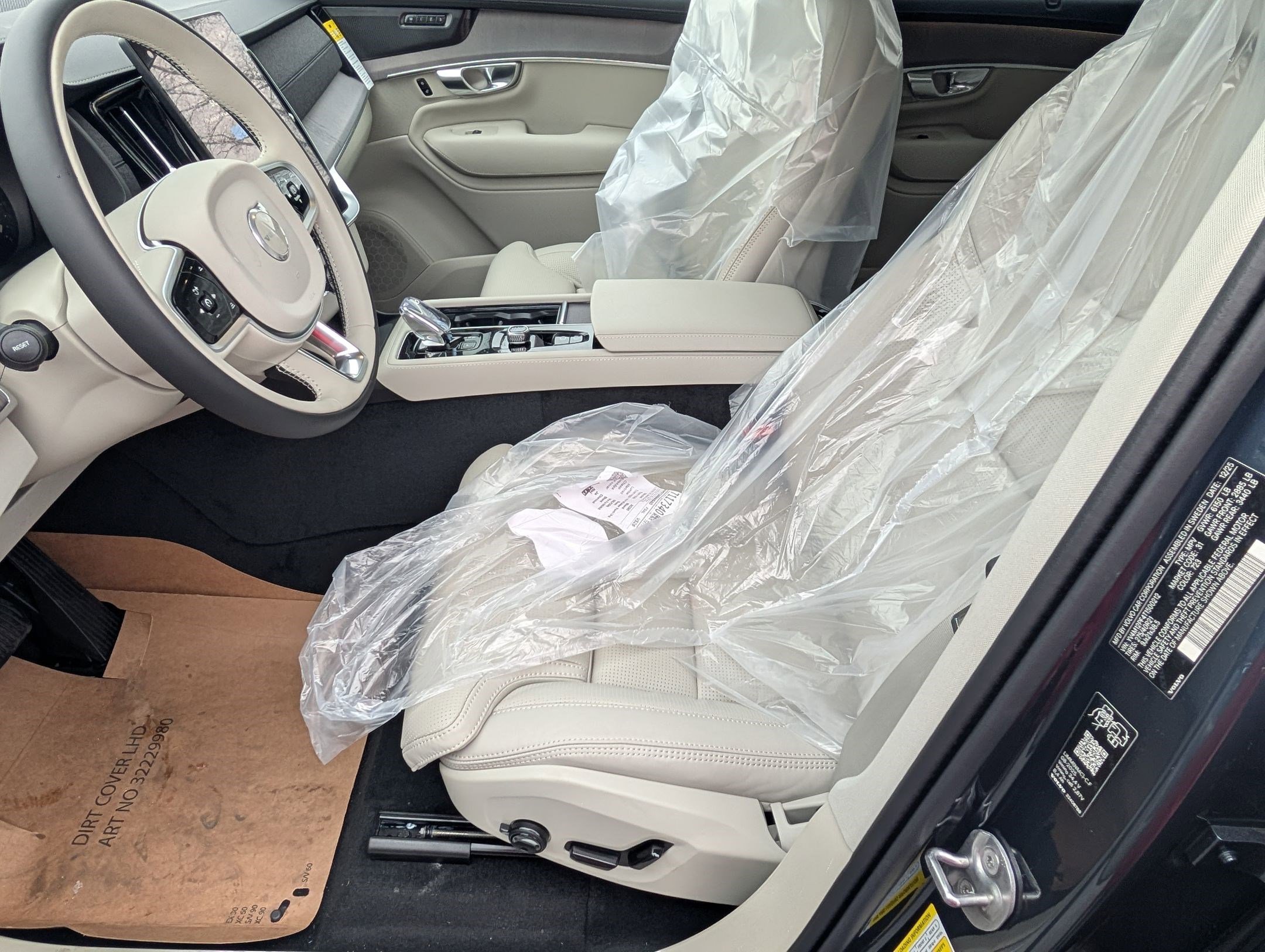 New 2026 Volvo XC90 B5 Ultra w/ Protection Package Premier image 10