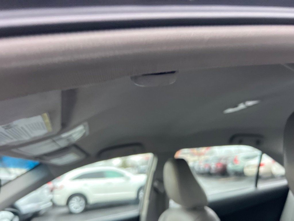 Used 2013 Toyota Camry LE image 28