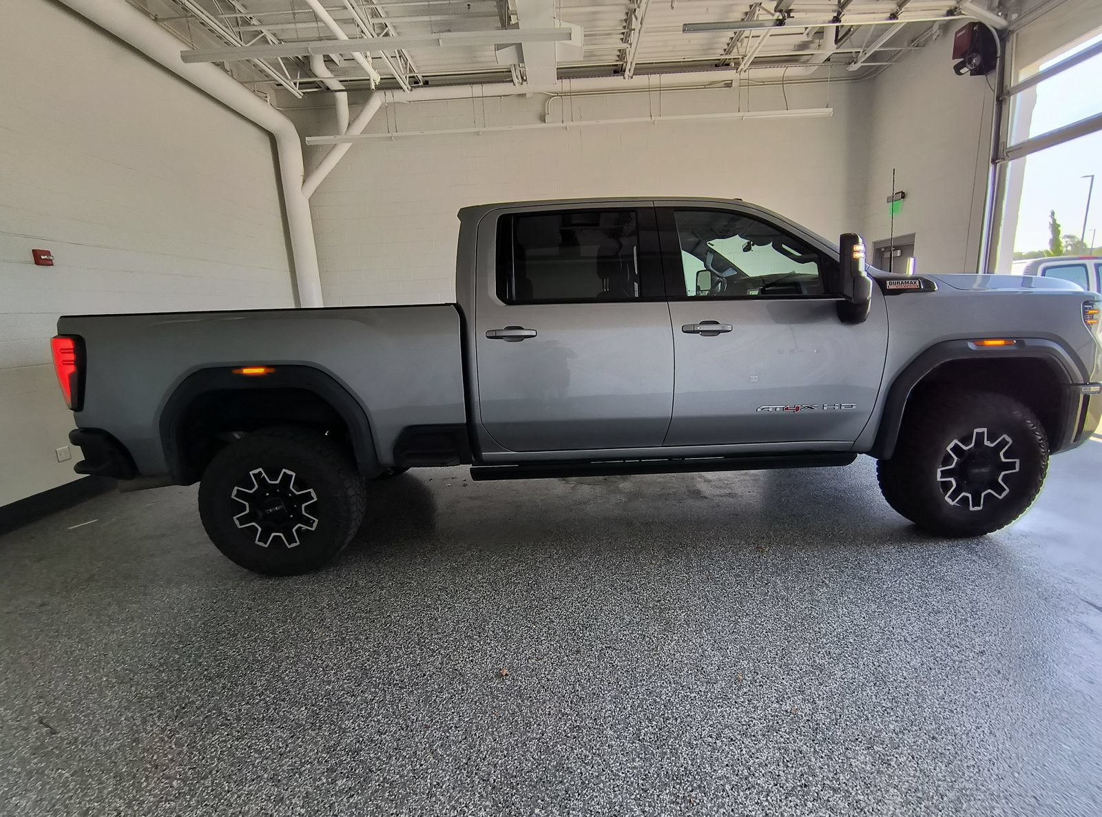 Used 2024 GMC Sierra 2500 AT4X AWD/4WD image 6