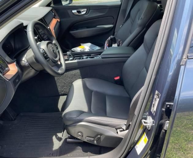 Used 2024 Volvo XC60 B5 Plus w/ Protection Package Premier AWD/4WD image 2