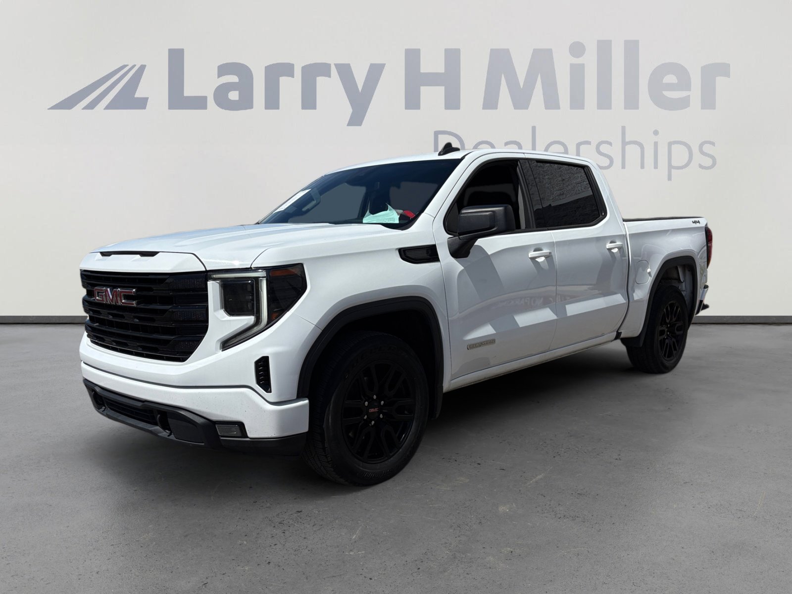Used 2022 GMC Sierra 1500 Elevation image 1