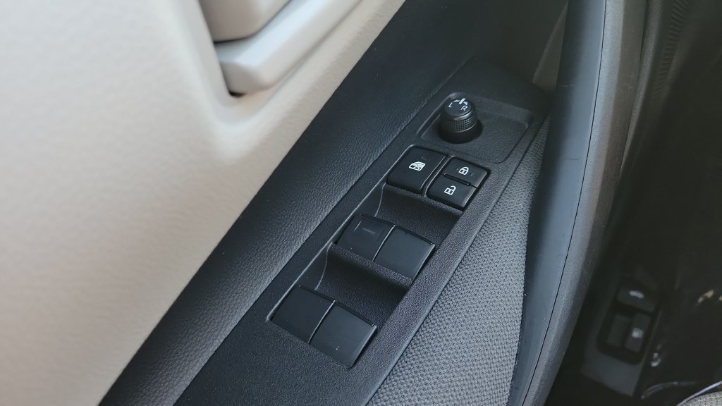 Certified 2025 Toyota Corolla LE FWD image 18
