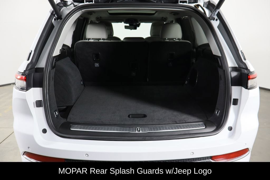 Used 2022 Jeep Grand Cherokee Overland w/ Luxury Tech Group IV image 18
