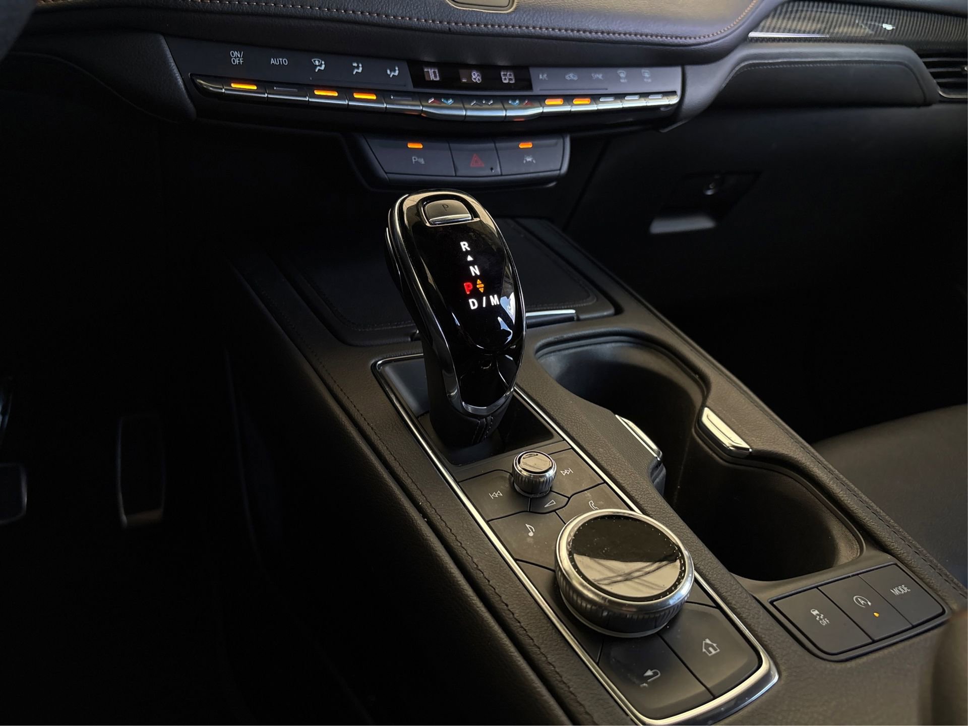 Used 2023 Cadillac XT4 Sport FWD image 29