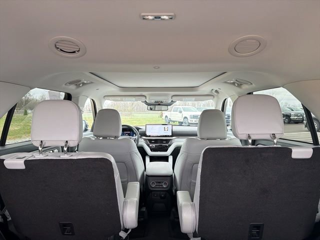 Certified 2025 Ford Explorer Platinum w/ LUX Leather Package AWD/4WD image 18