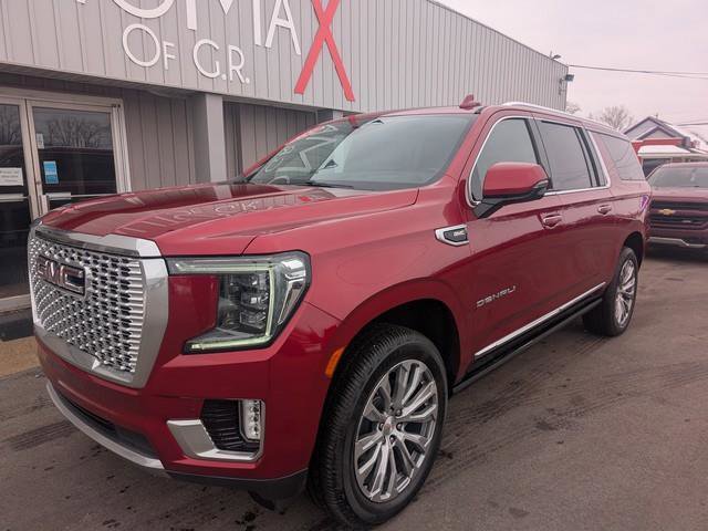 Used 2021 GMC Yukon XL Denali w/ Denali Premium Package image 7