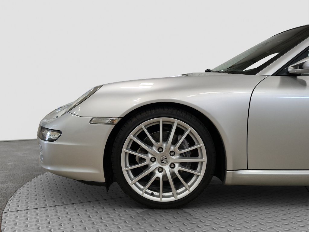 Used 2005 Porsche 911 Carrera RWD image 14