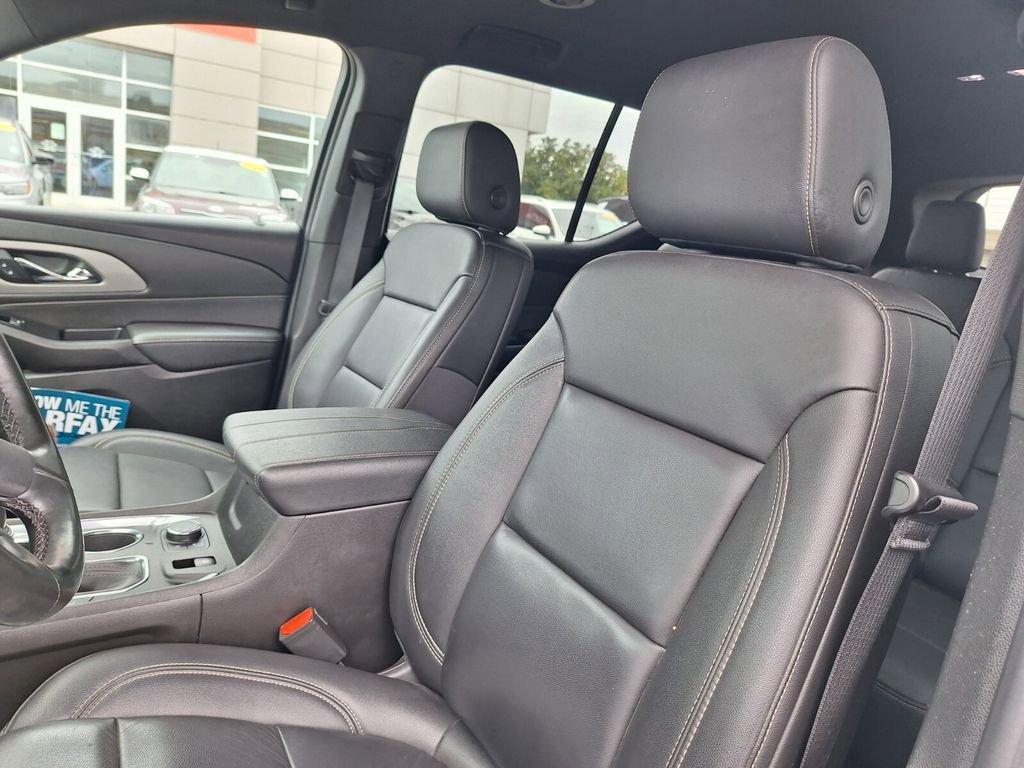 Used 2023 Chevrolet Traverse LT image 11