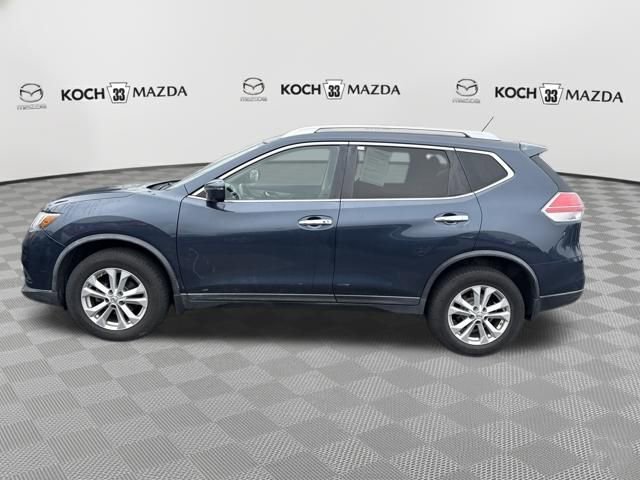 Used 2016 Nissan Rogue SV w/ SV Premium Package image 4