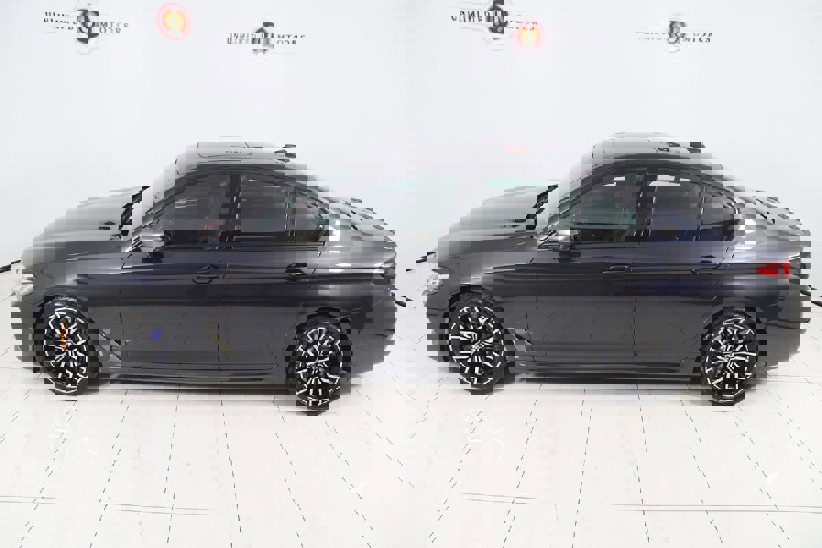 Used 2023 BMW M550i xDrive image 31