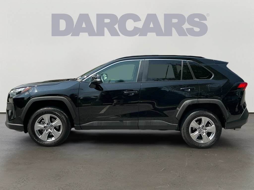Used 2025 Toyota RAV4 XLE AWD/4WD image 4