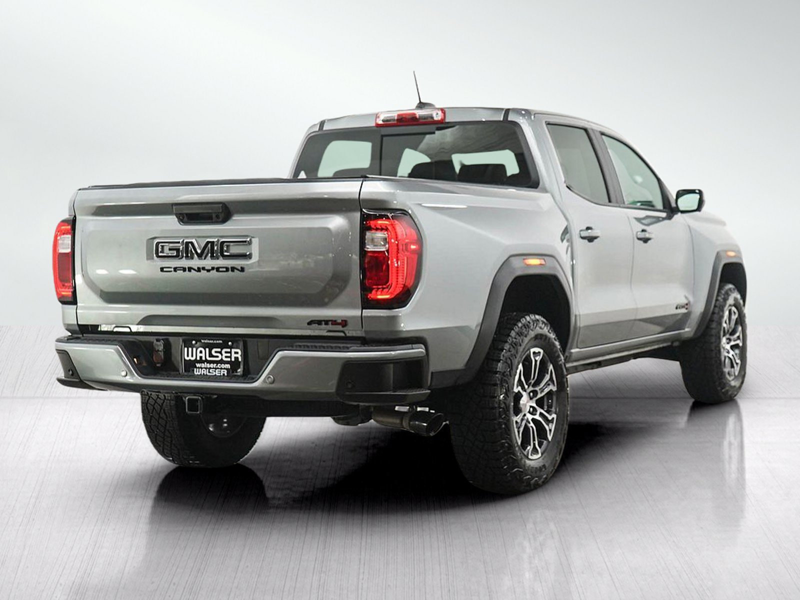 Used 2023 GMC Canyon AT4 w/ AT4 Premium Package AWD/4WD image 5