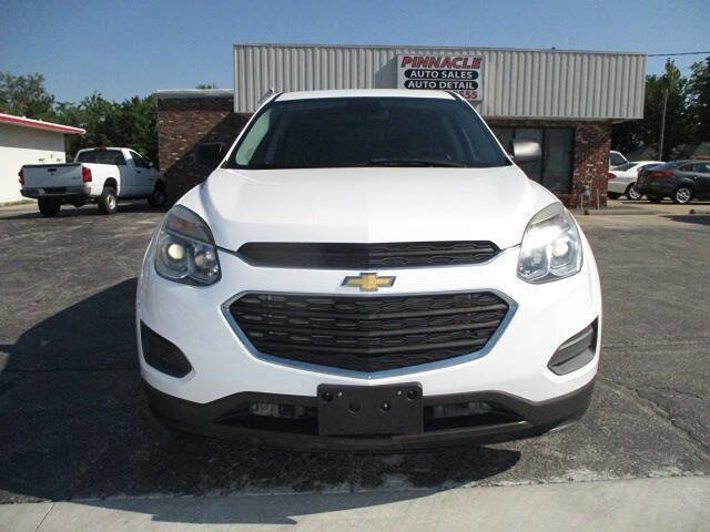 Used 2017 Chevrolet Equinox LS AWD/4WD image 6