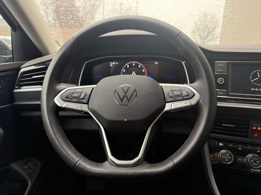 Used 2024 Volkswagen Jetta SE w/ Panoramic Sunroof Package image 8