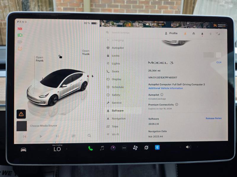 Used 2023 Tesla Model 3 Standard Range image 2