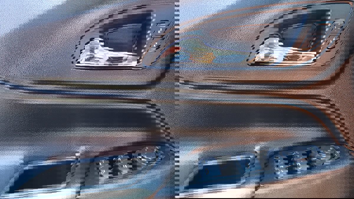 Used 2024 Chevrolet Equinox LT image 38