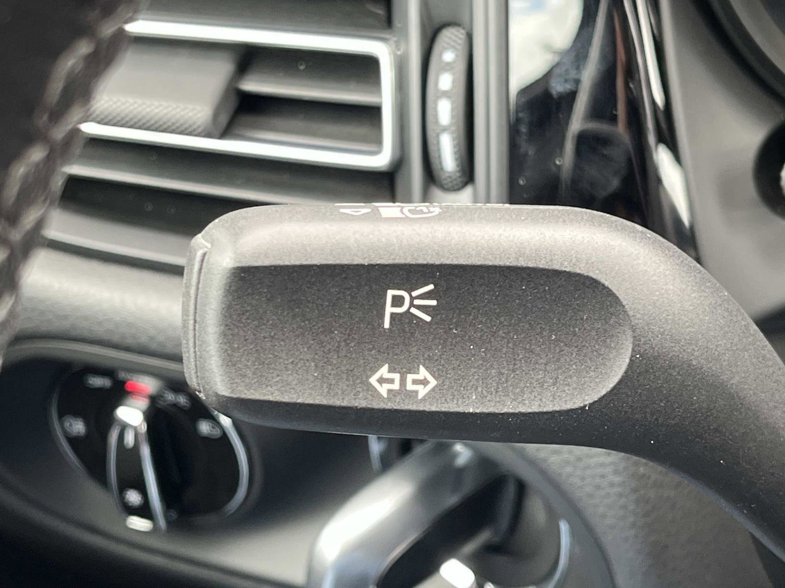 Used 2022 Porsche Macan S AWD/4WD image 39