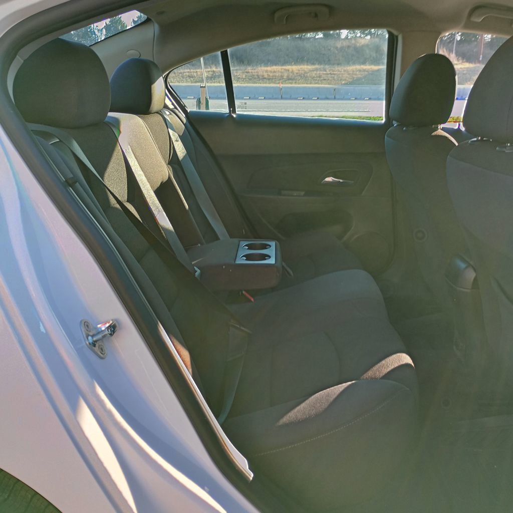 Used 2016 Chevrolet Cruze LT image 20