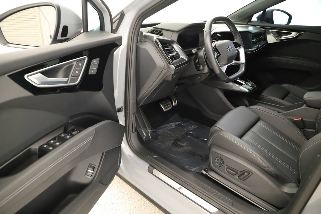 Certified 2024 Audi Q4 e-tron Premium Plus w/ Premium Plus AWD/4WD image 14