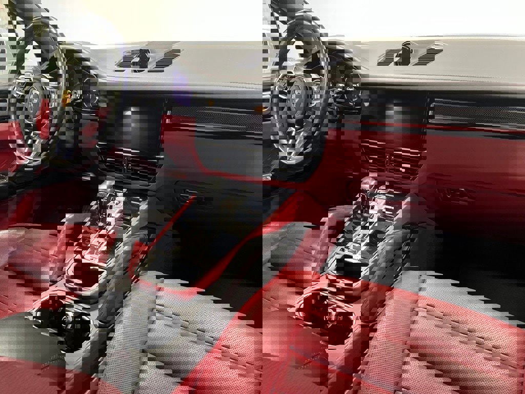 Used 2022 Porsche Cayenne S image 28