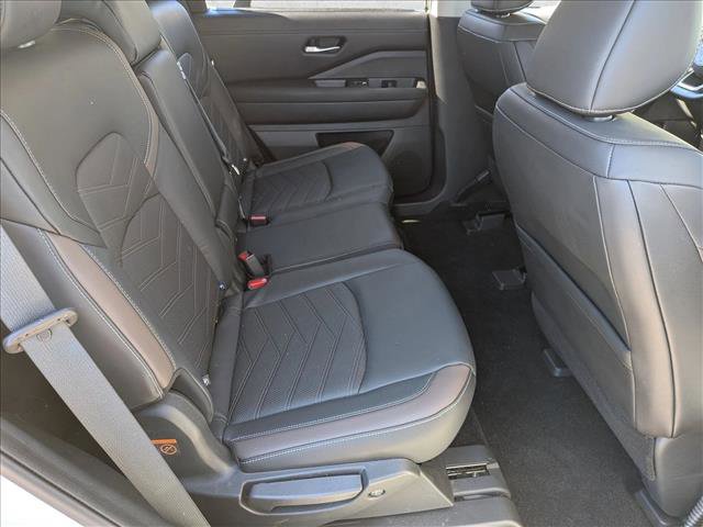 Used 2022 Nissan Pathfinder Platinum w/ Cargo Package image 21