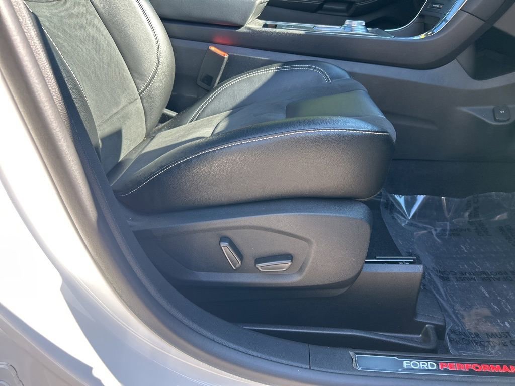 Used 2024 Ford Edge ST w/ Equipment Group 401A image 39