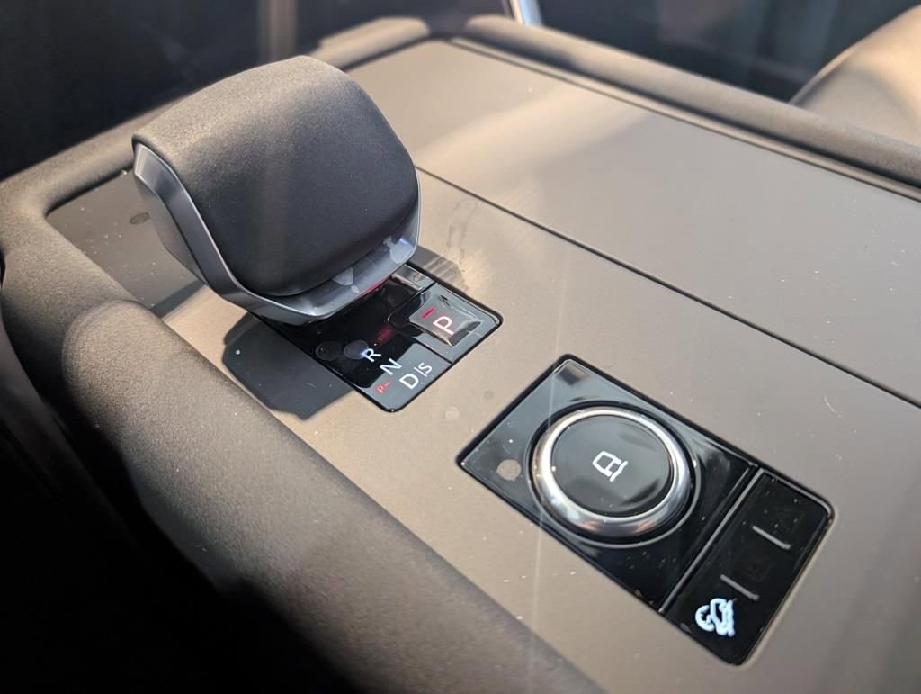 New 2026 Land Rover Discovery S image 22