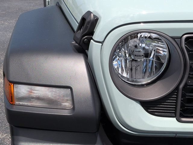 Used 2024 Jeep Wrangler Unlimited Sport AWD/4WD image 10