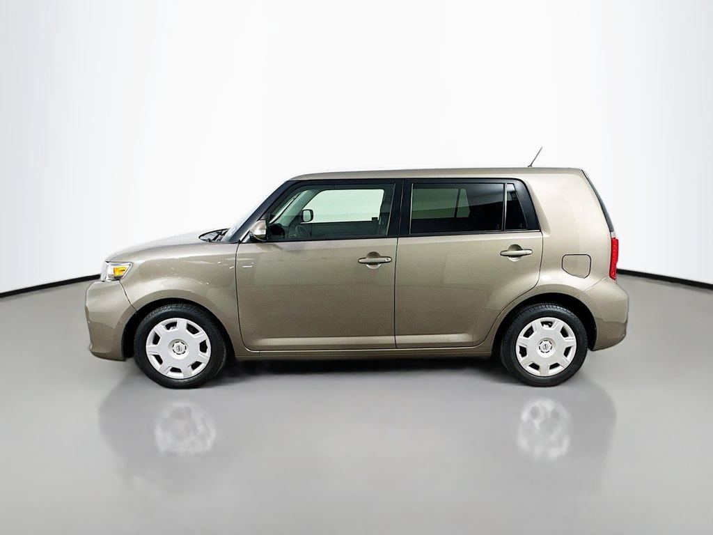 Used 2012 Scion xB FWD image 4