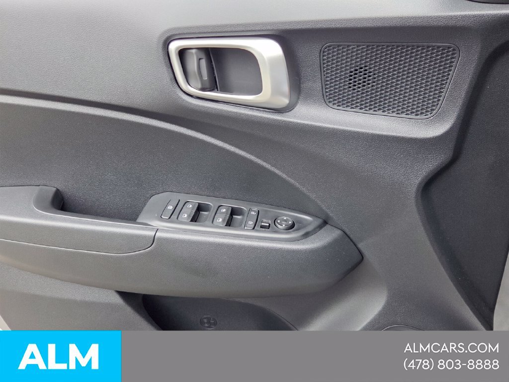 Used 2026 Hyundai Venue SE FWD image 31