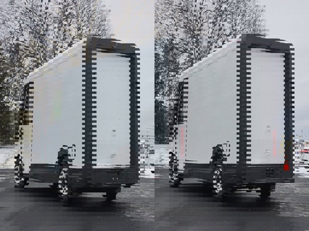 New 2025 Chevrolet Brightdrop 600 w/ Power Door Package image 7