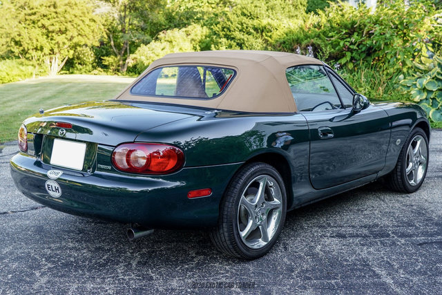 Used 2001 MAZDA MX-5 Miata RWD image 17